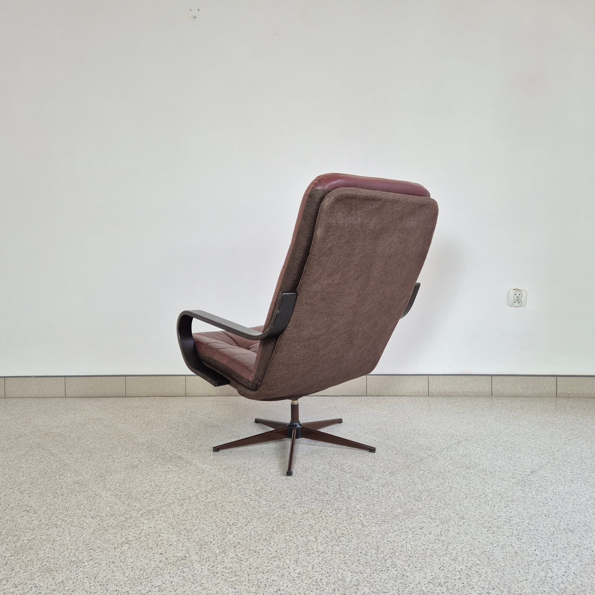 Fotel wypoczynkowy, skóra brązowa, Westnofa, Dania, lata 70. - 226407