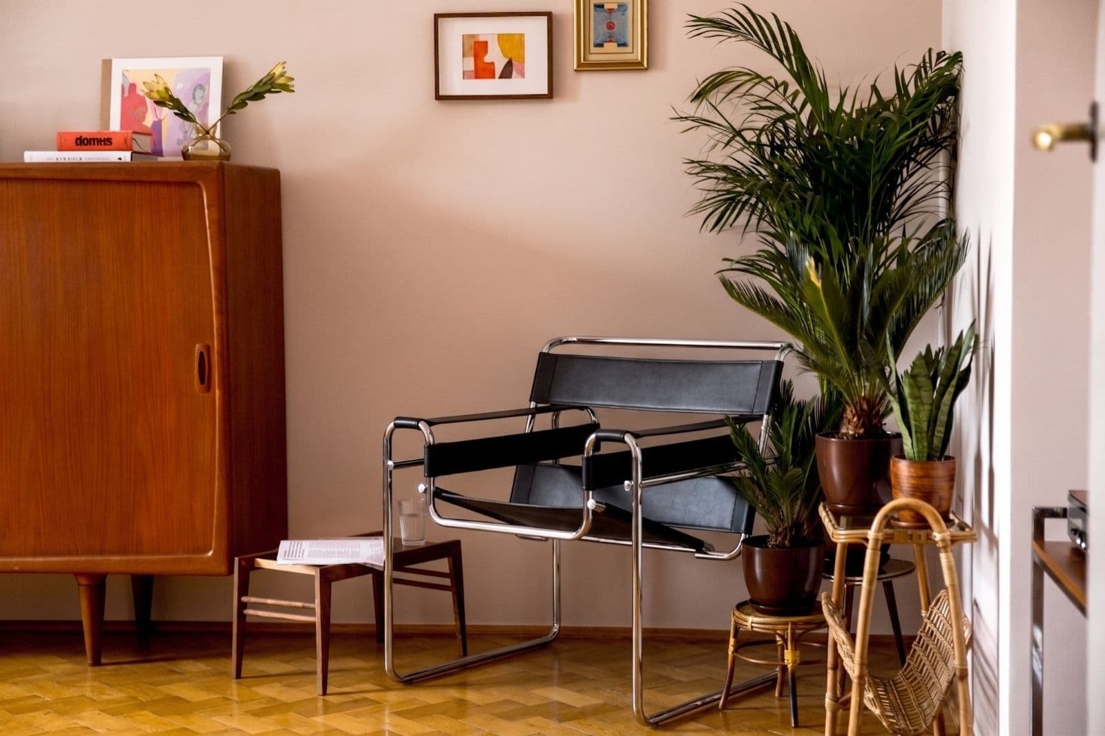 Fotel z giętej stali wg proj. Wassily, M. Breuer, czarny, skóra naturalna - 351611