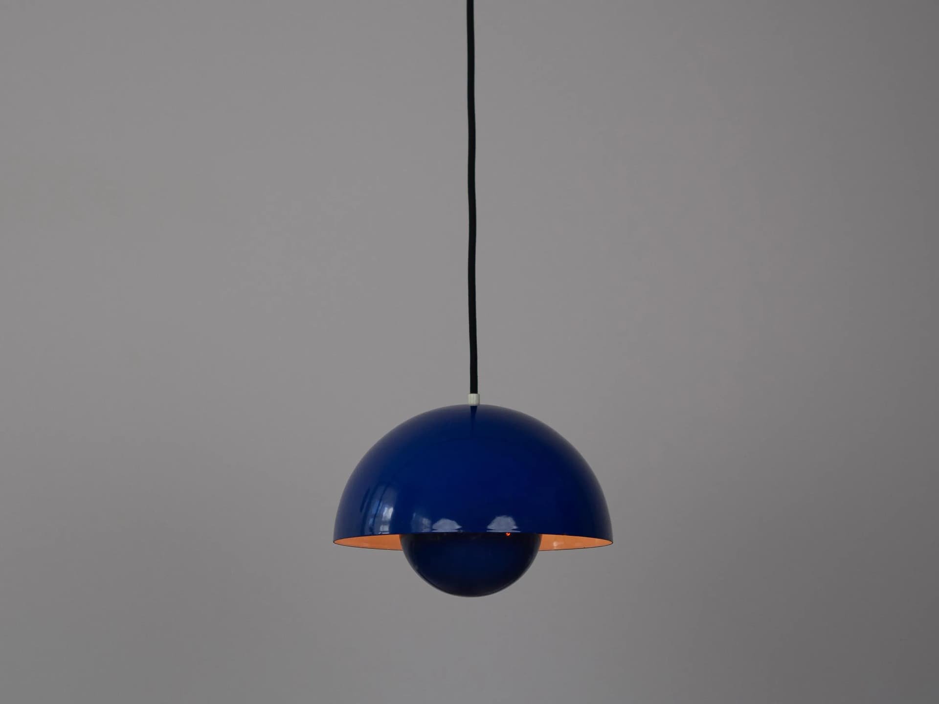 Kobaltowe emaliowane lampy wiszące Flowerpot VP1, proj. V. Panton dla Louis Poulsen, Dania, lata 60. - 20458
