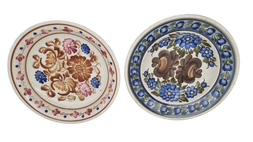 Set of two decorative wall plates, cream beige, ceramics, Włocławek, Poland, 1970s.