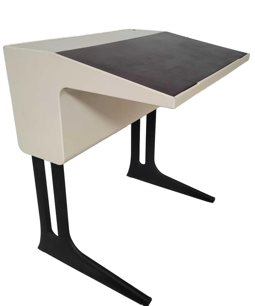 Desk Elmar, space age, off-white plastic, dark brown top, black legs, by L. Colani, Flötotto, Germany, 1970s.