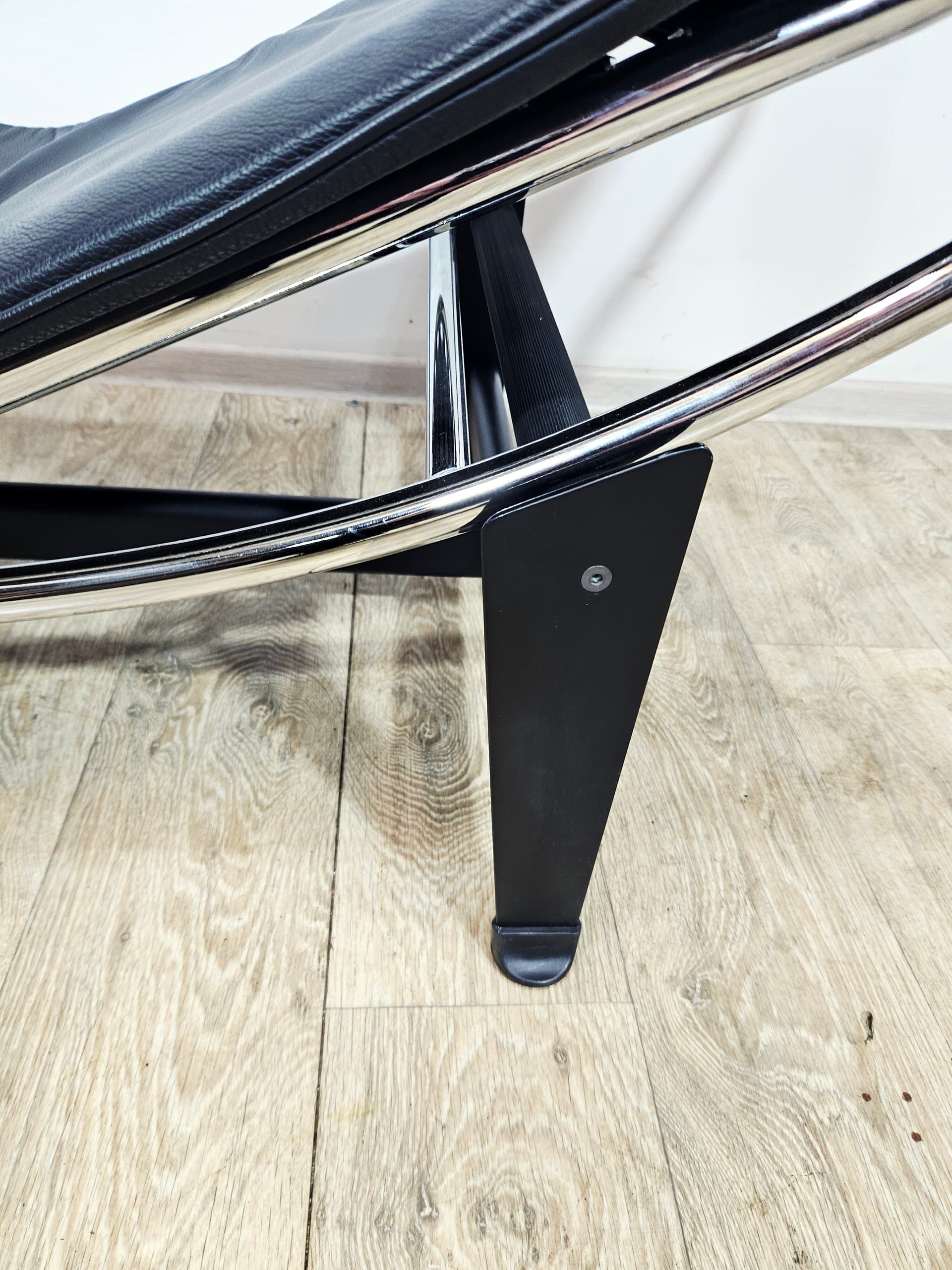 Chaise longue LC4, black leather, chrome steel, 1980s - 346771