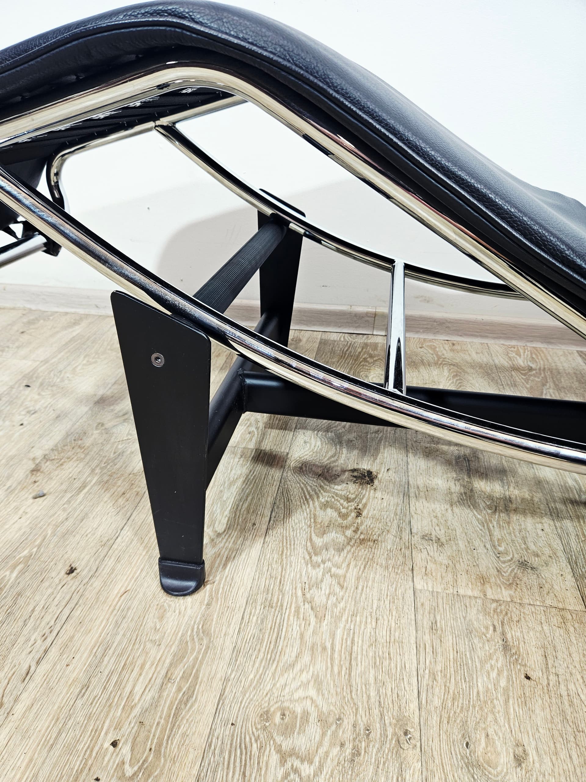 Chaise longue LC4, black leather, chrome steel, 1980s - 346768