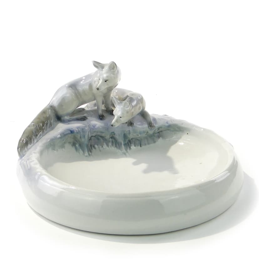 Desk card holder with fox figures, white porcelain, Porzellanfabrik Fraureuth AG Kunstabteilung, Germany, 1920s