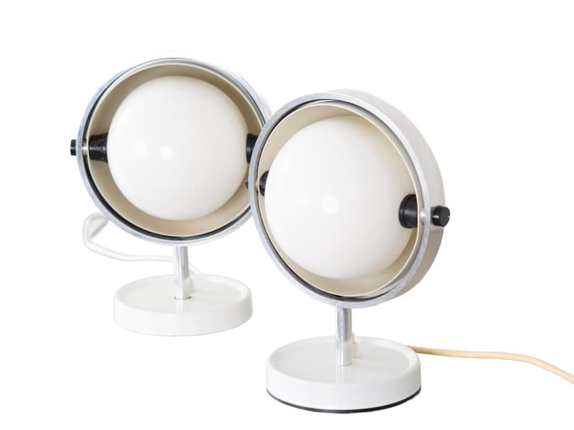 Para lamp biurkowych Moonlight, metal biały, szkło opalowe, proj. F. Brylle, Dania, lata 60.