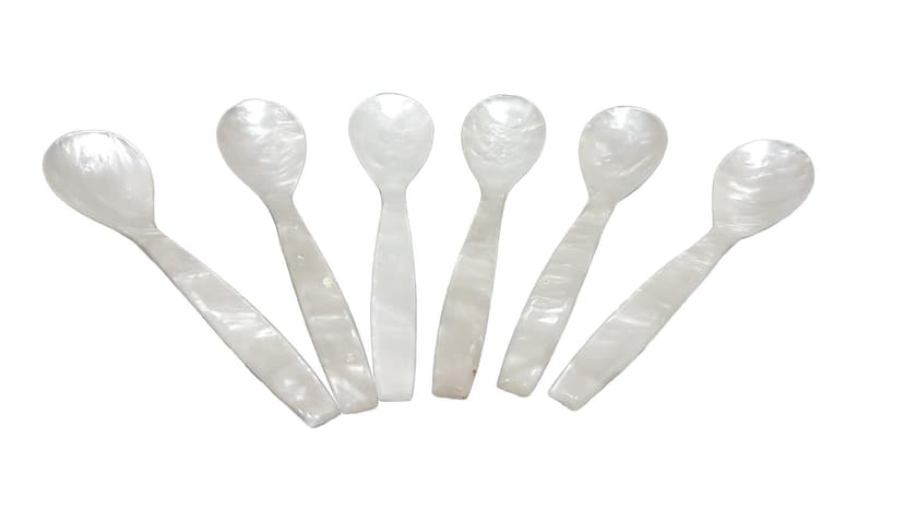 Set of six caviar spoons, white mother of pearl, Thailand, 1980s.
