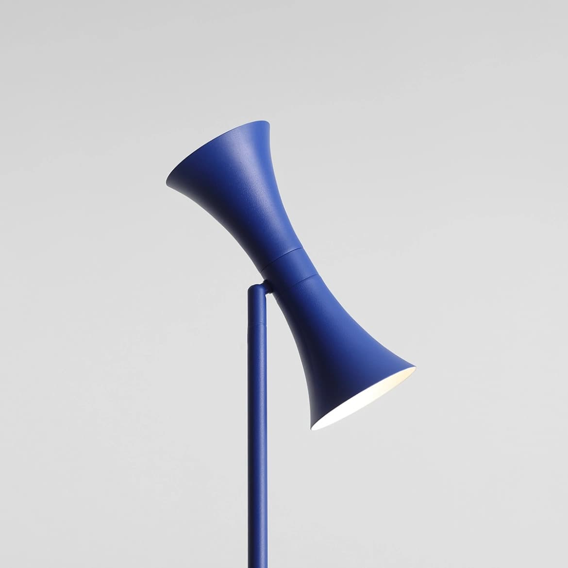 Lampa podłogowa Kibo 2 kobaltowy, proj. N. Szpunar, Artera - 359620