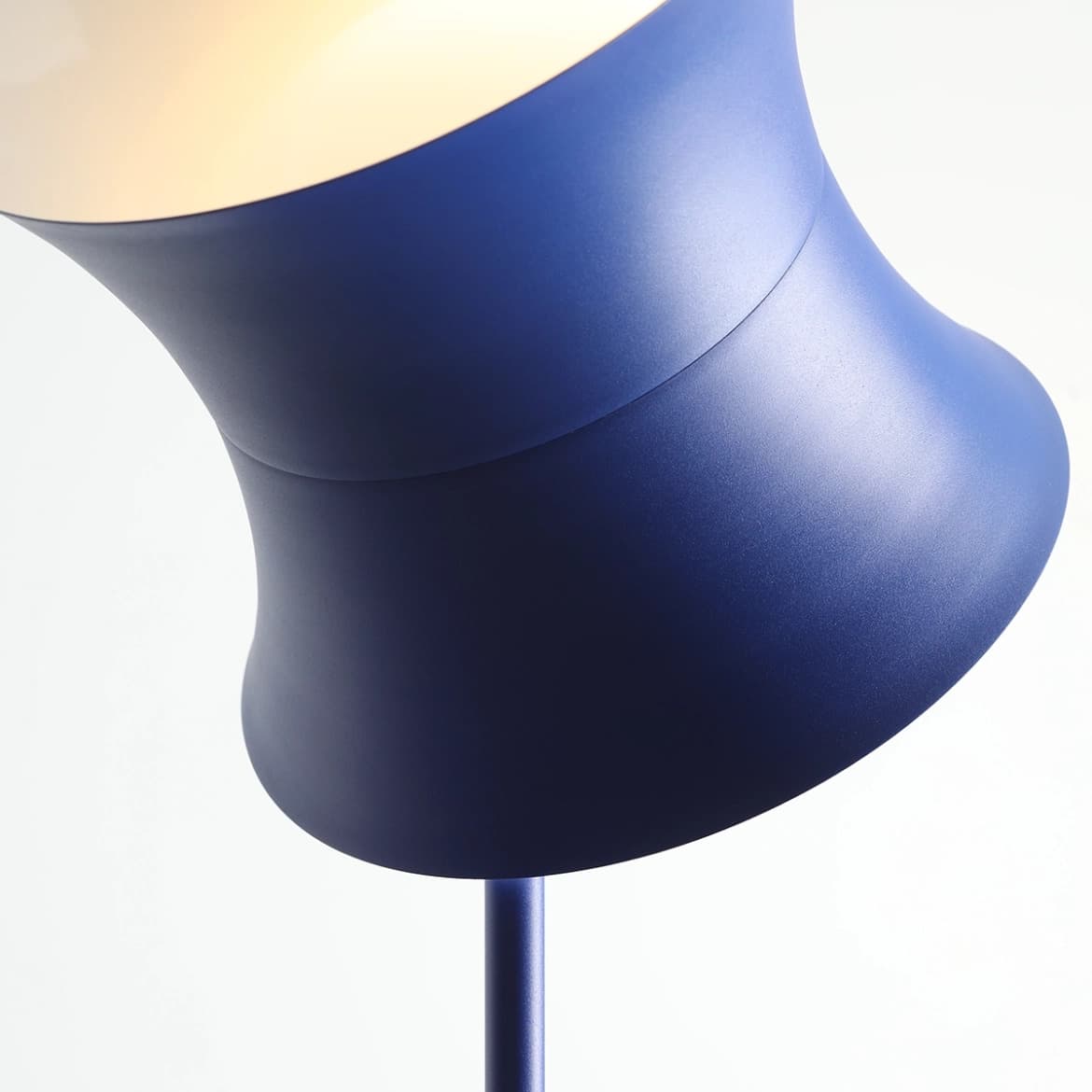 Lampa podłogowa retro Kibo kobaltowa, proj. N. Szpunar, Artera - 359993
