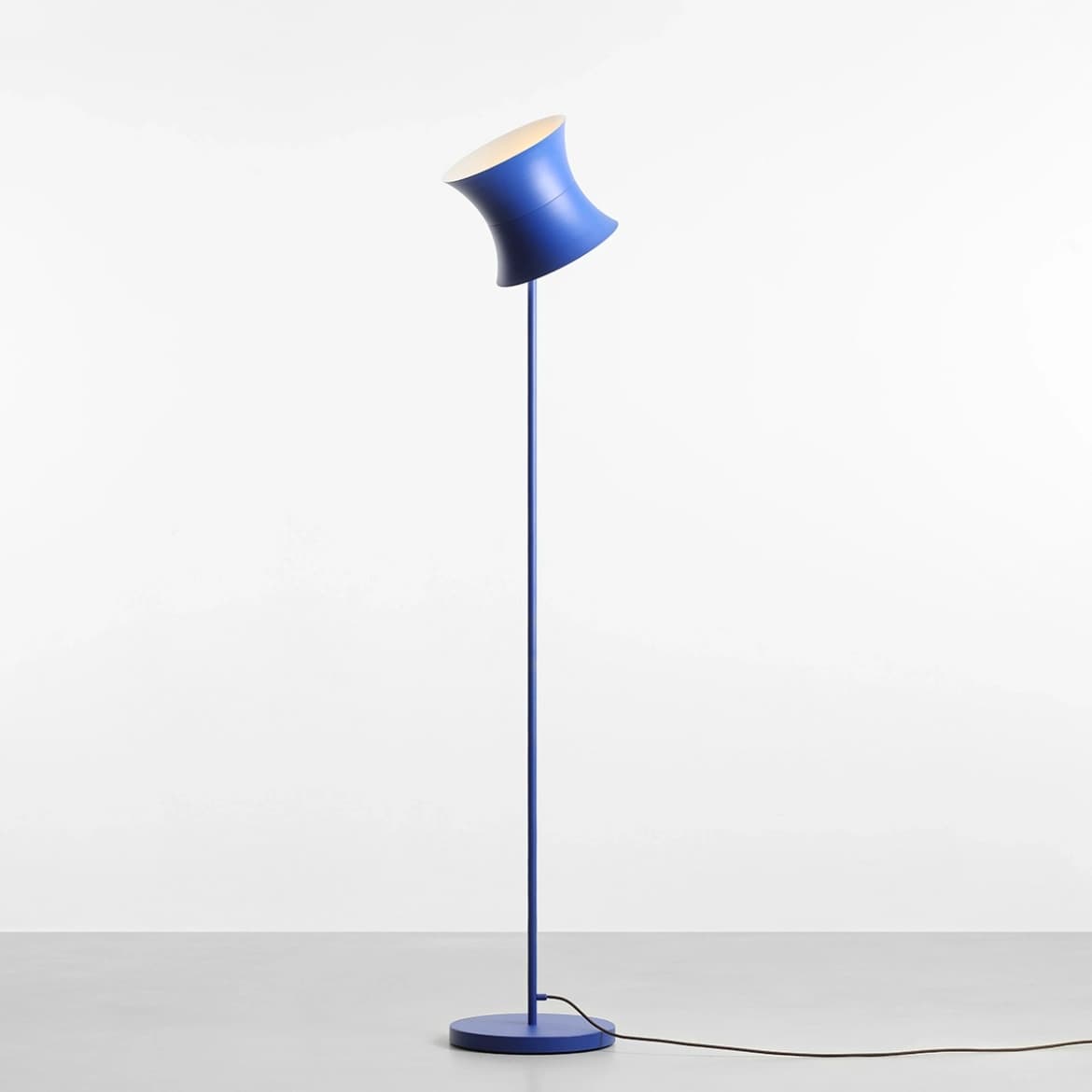 Lampa podłogowa retro Kibo kobaltowa, proj. N. Szpunar, Artera - 359989