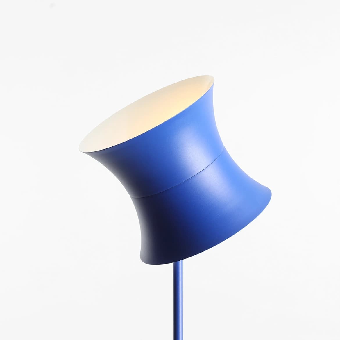 Lampa podłogowa retro Kibo kobaltowa, proj. N. Szpunar, Artera - 359990