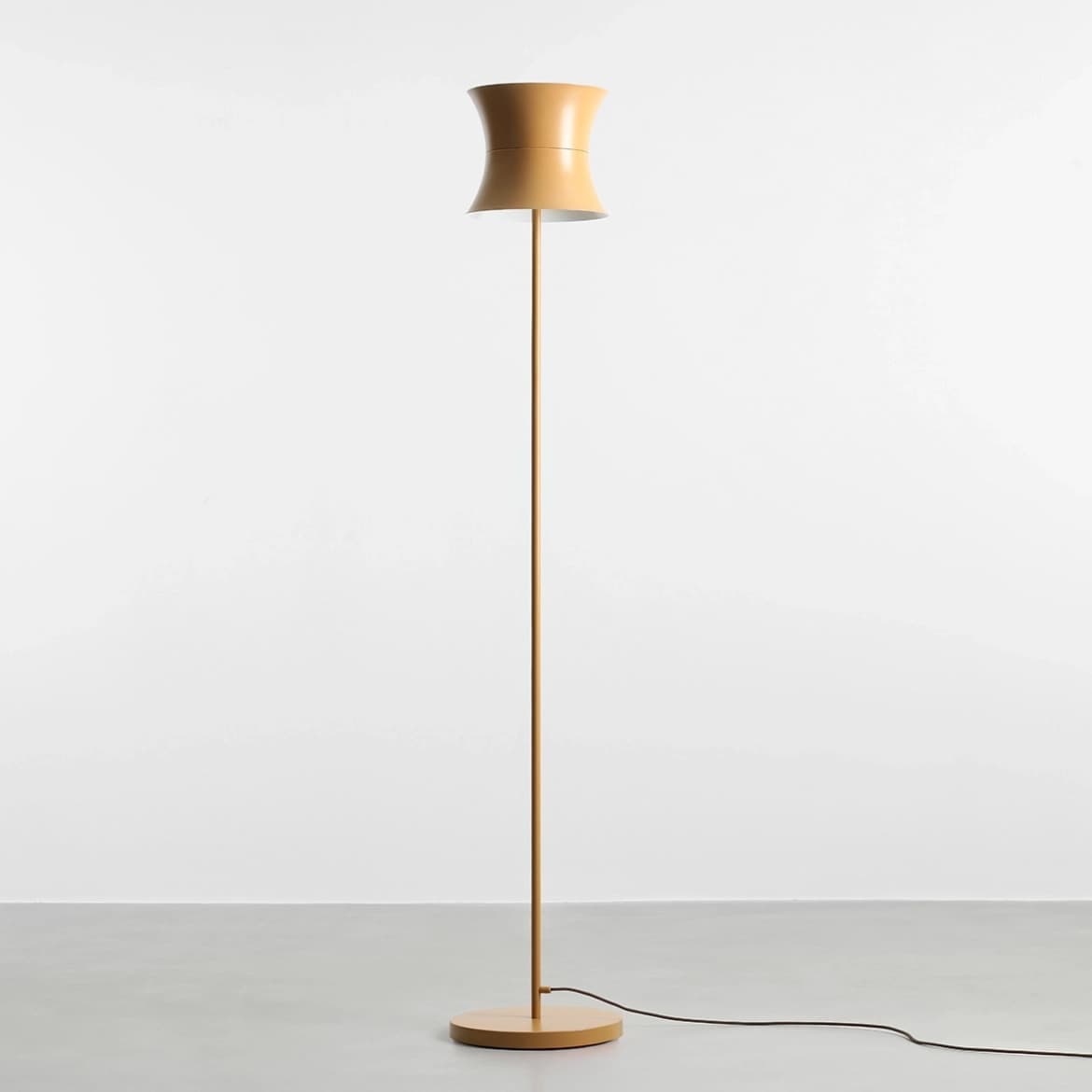 Lampa podłogowa retro Kibo miodowa, proj. N. Szpunar, Artera - 360012