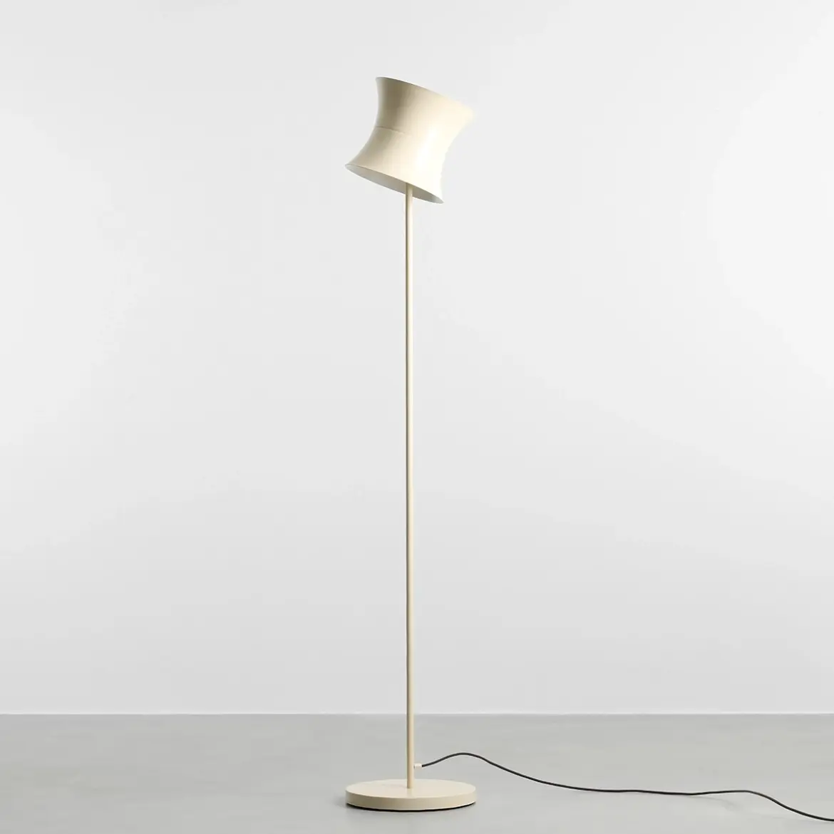 Lampa podłogowa retro Kibo kremowa, proj. N. Szpunar, Artera - 360036