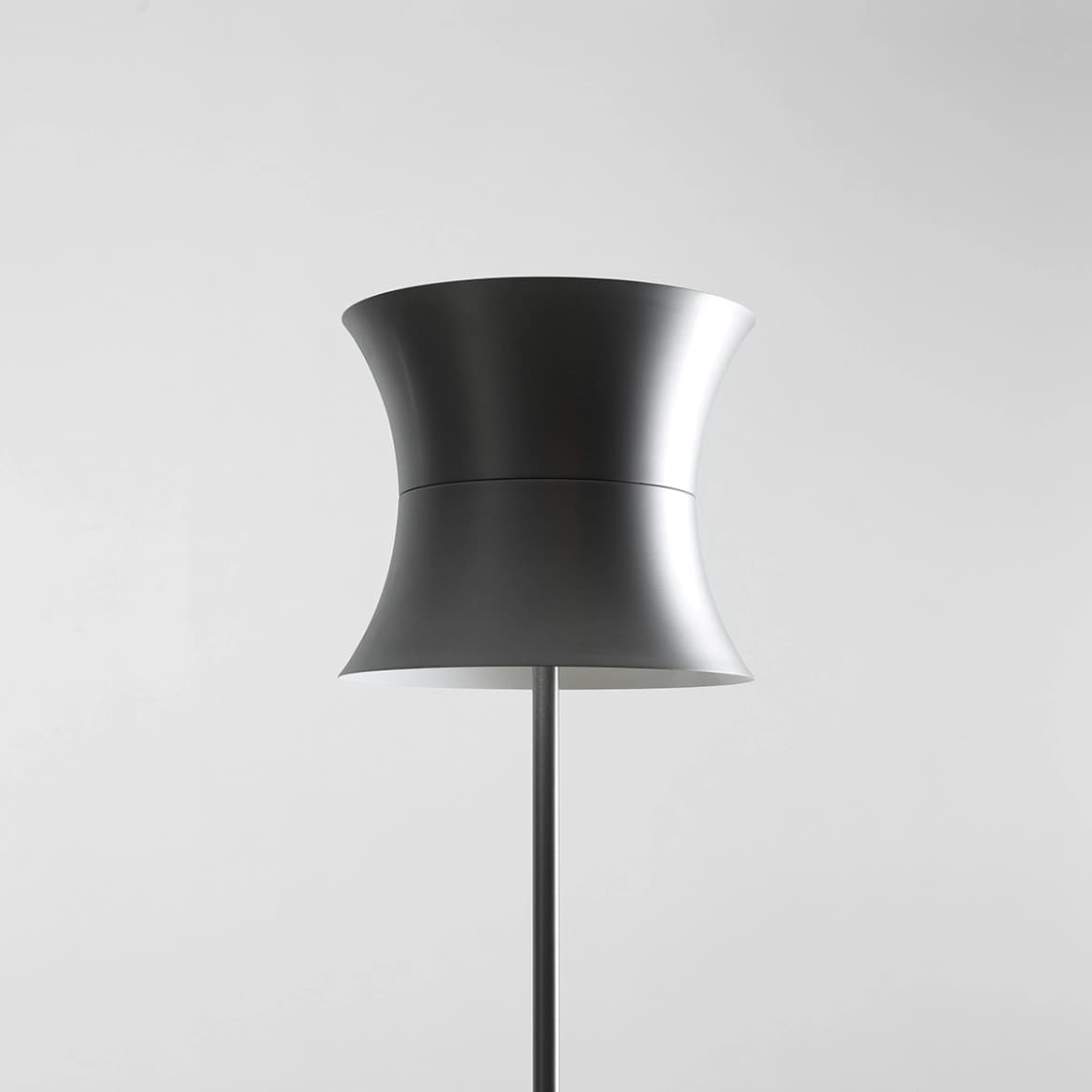 Lampa podłogowa retro Kibo stalowa, proj. N. Szpunar, Artera - 360070