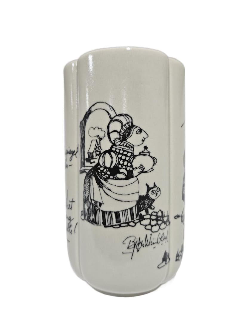 Vase Studio-Linie Till Eulenspiegel in Cologne, white, porcelain, by B. Wiinblad, Rosenthal, Germany, 1960s