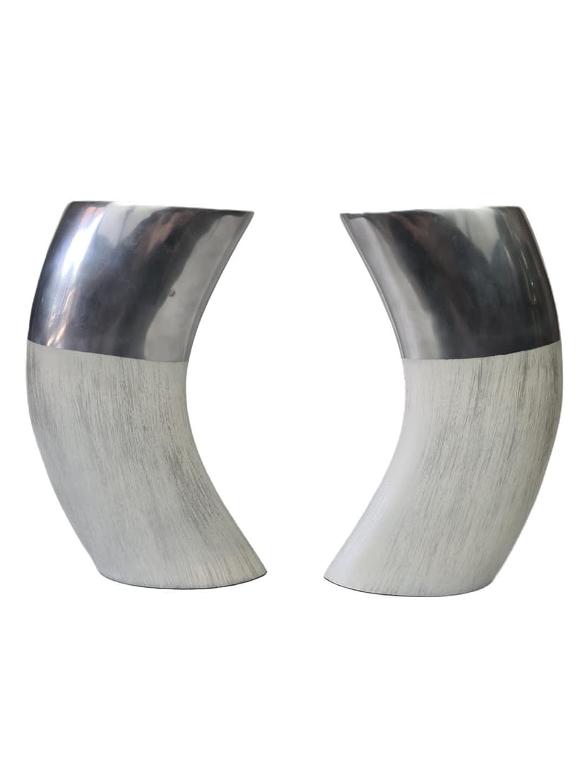 Zestaw dwóch wazonów Spiral, ceramika biała, aluminium srebrny, Ventura Living, Australia, początek XXI w.