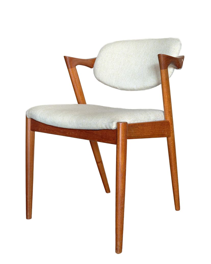 Krzesło Model 42, teak brązowy, tkanina beżowy, proj. K. Kristiansen, Dania, lata 60.