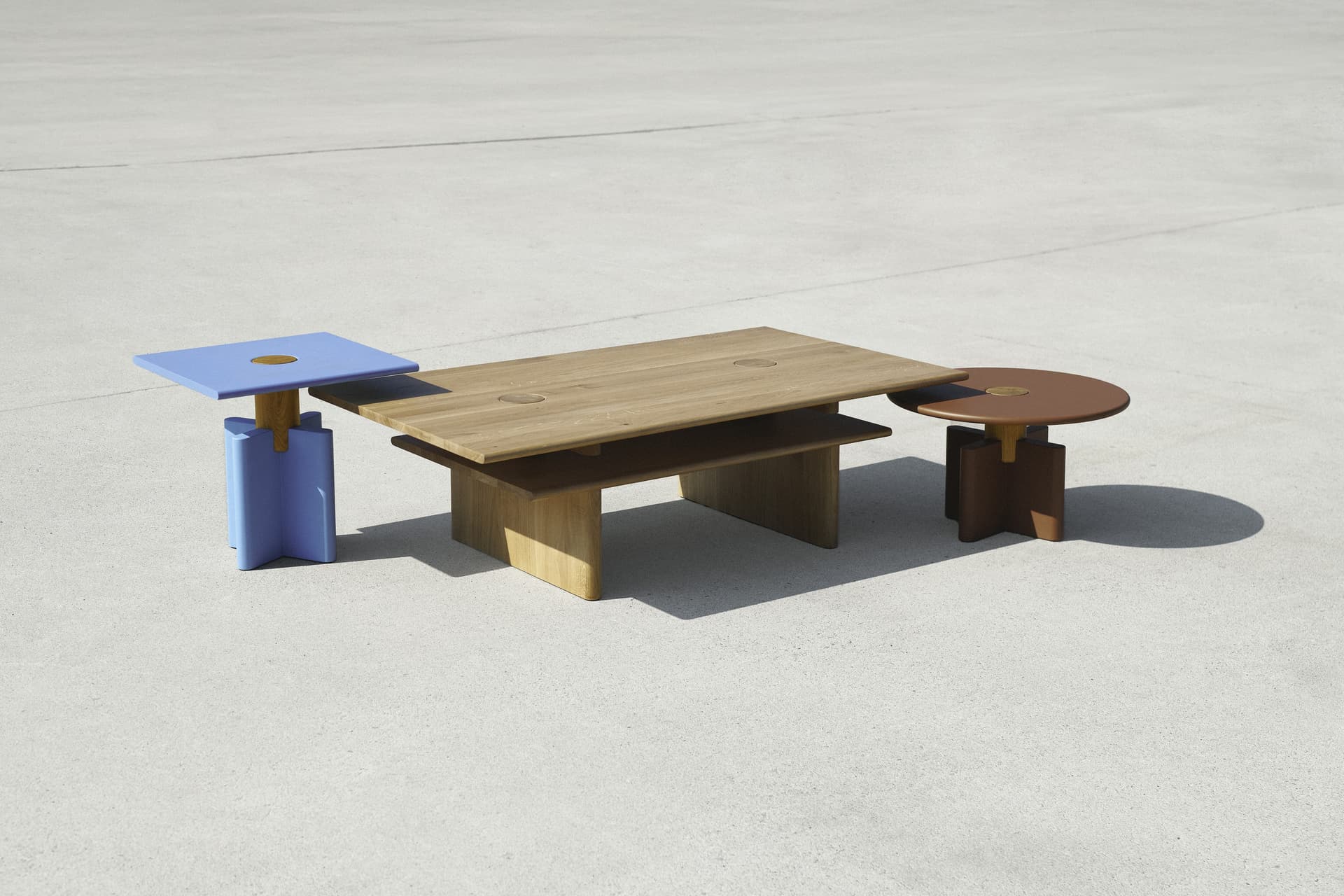 Coffee table Solis 01.01 red brown MDF, solid oak, Ø52, Snapp Form - 373034