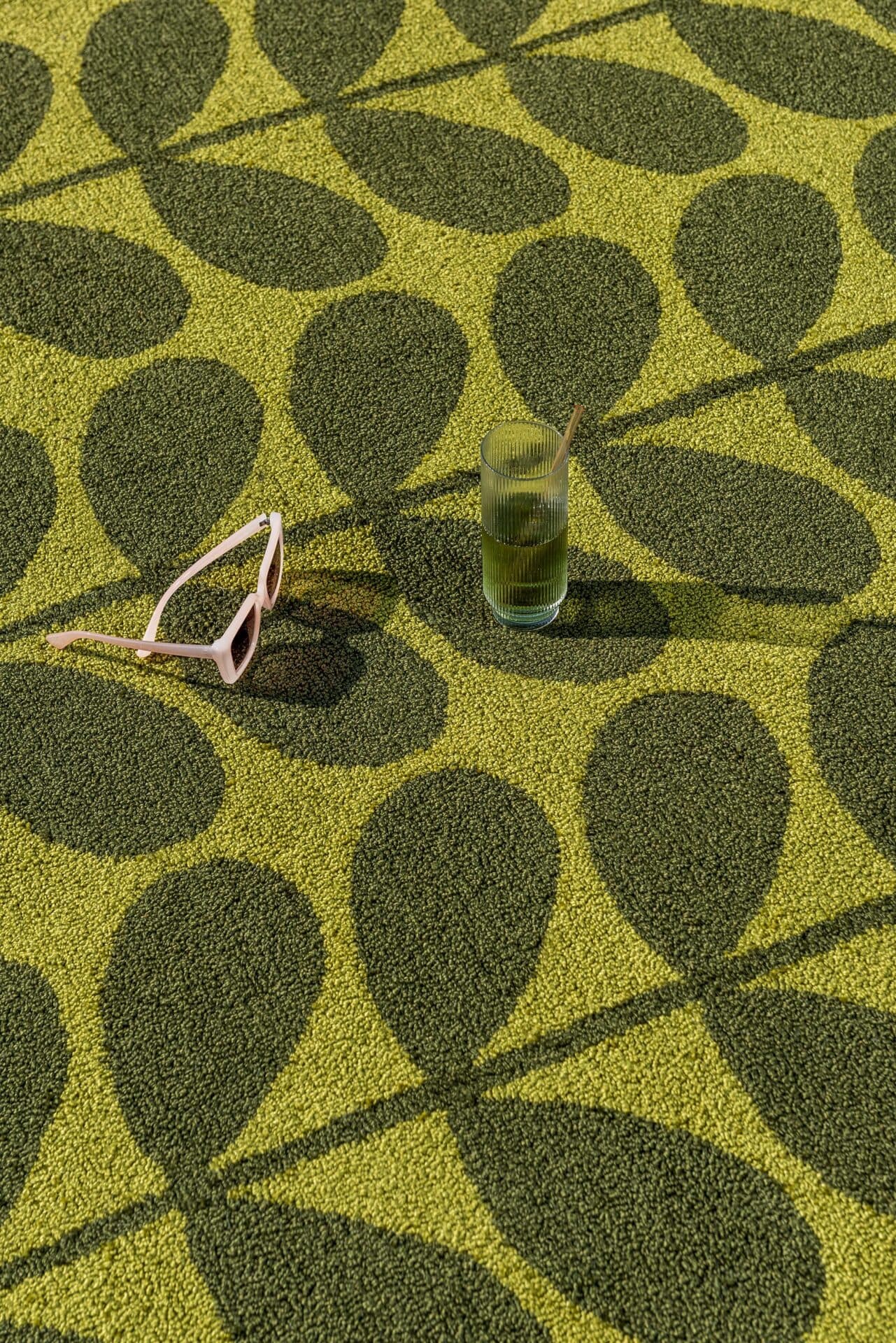Outdoor rug Solid Stem Seagrass green, pink, orange, red 160x230 cm, Orla Kiely - 375303