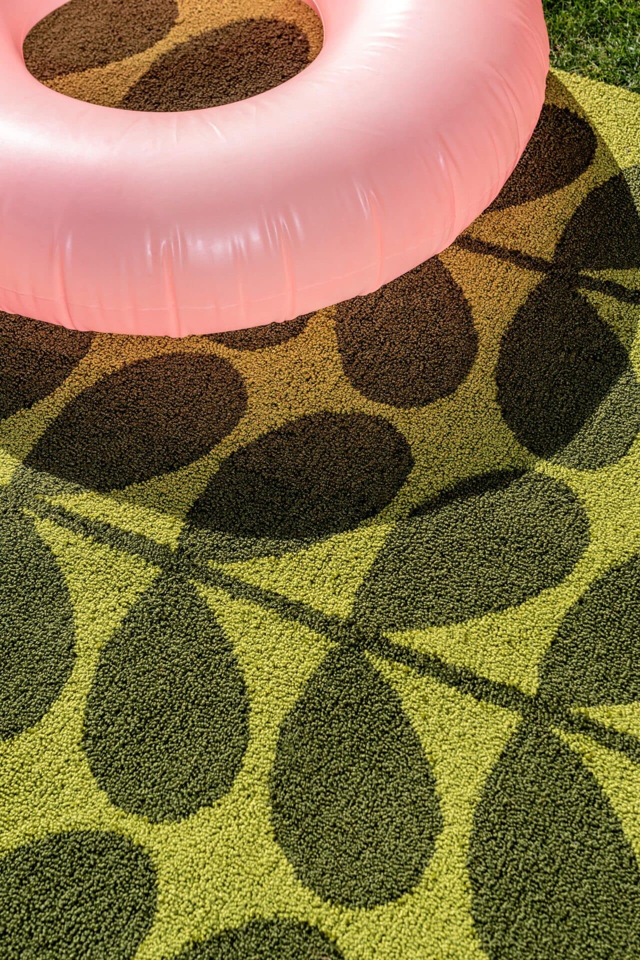 Outdoor rug Solid Stem Seagrass green, pink, orange, red 160x230 cm, Orla Kiely - 375305