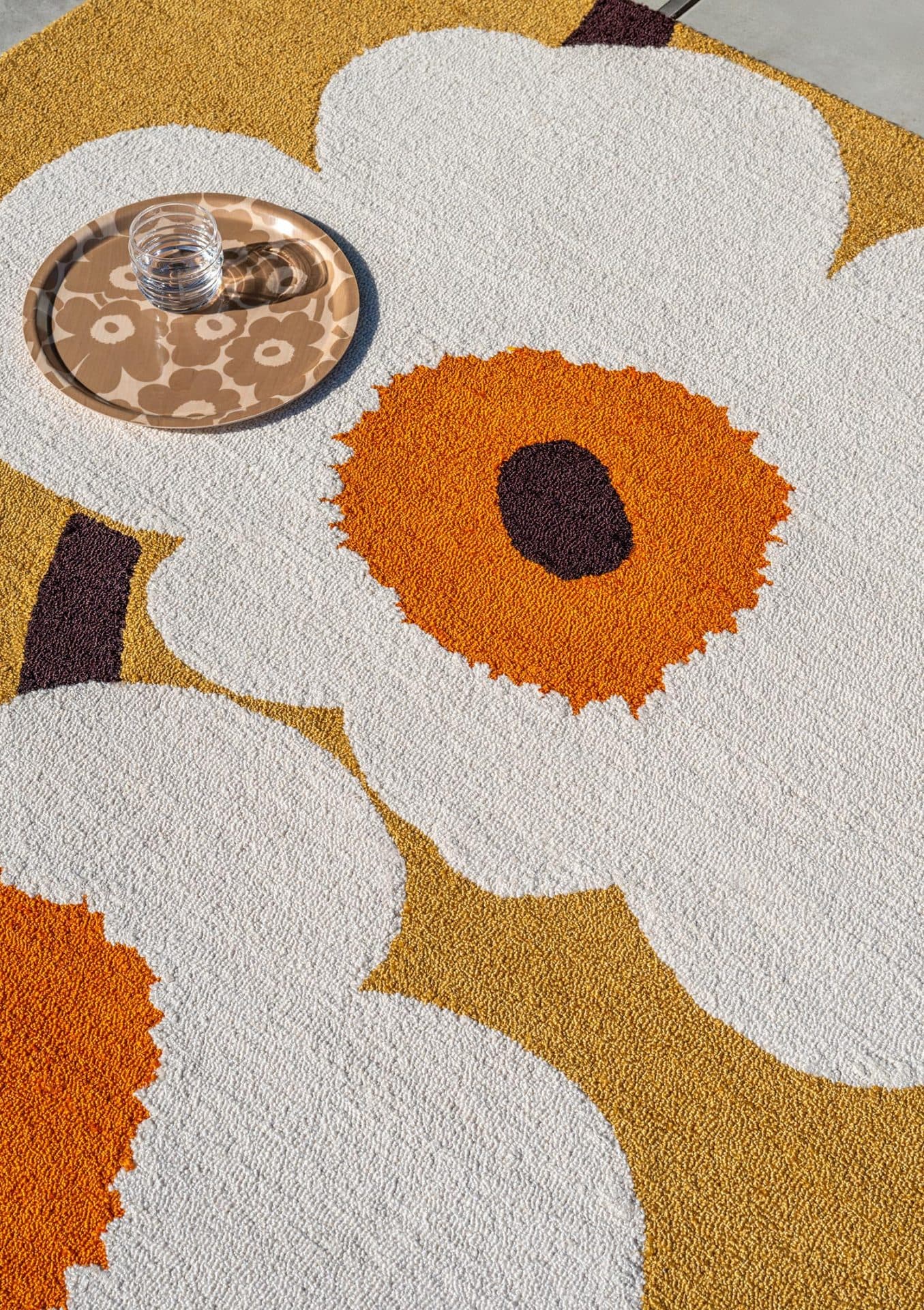 Dywan Unikko Anniversary Honey biały, brązowy, pomarańczowy, żółty 140x200, Marimekko - 376040