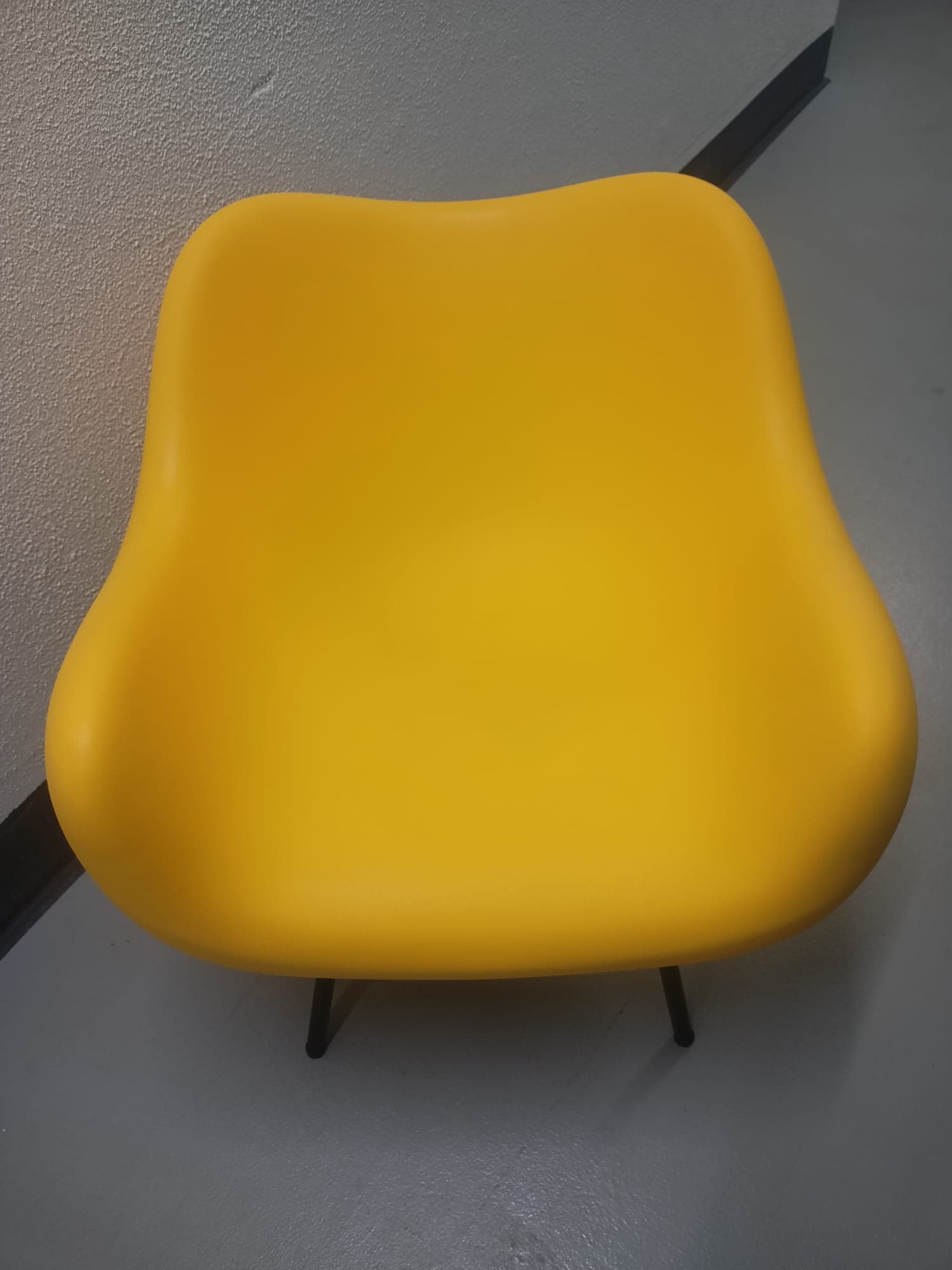 Fotel RM58 Matte żólty, proj. R. Modzelewski, VZÓR, z ekspozycji - 3164