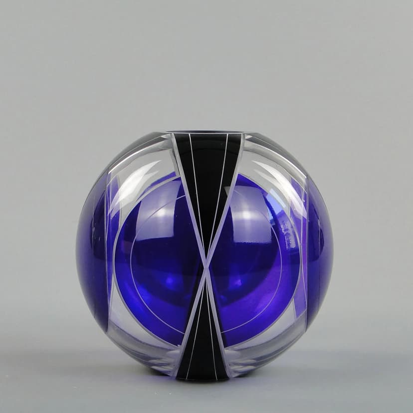 Wazon Art Deco, kryształ niebieski, proj. K. Palda, Czechosłowacja, lata 30.