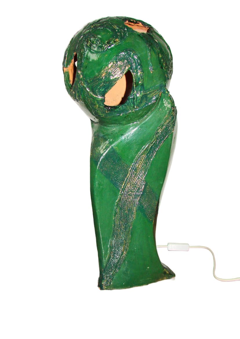 Lampa-rzeźba Głowa, ceramika szkliwiona zielona brązowa złota, Polska, lata 60.
