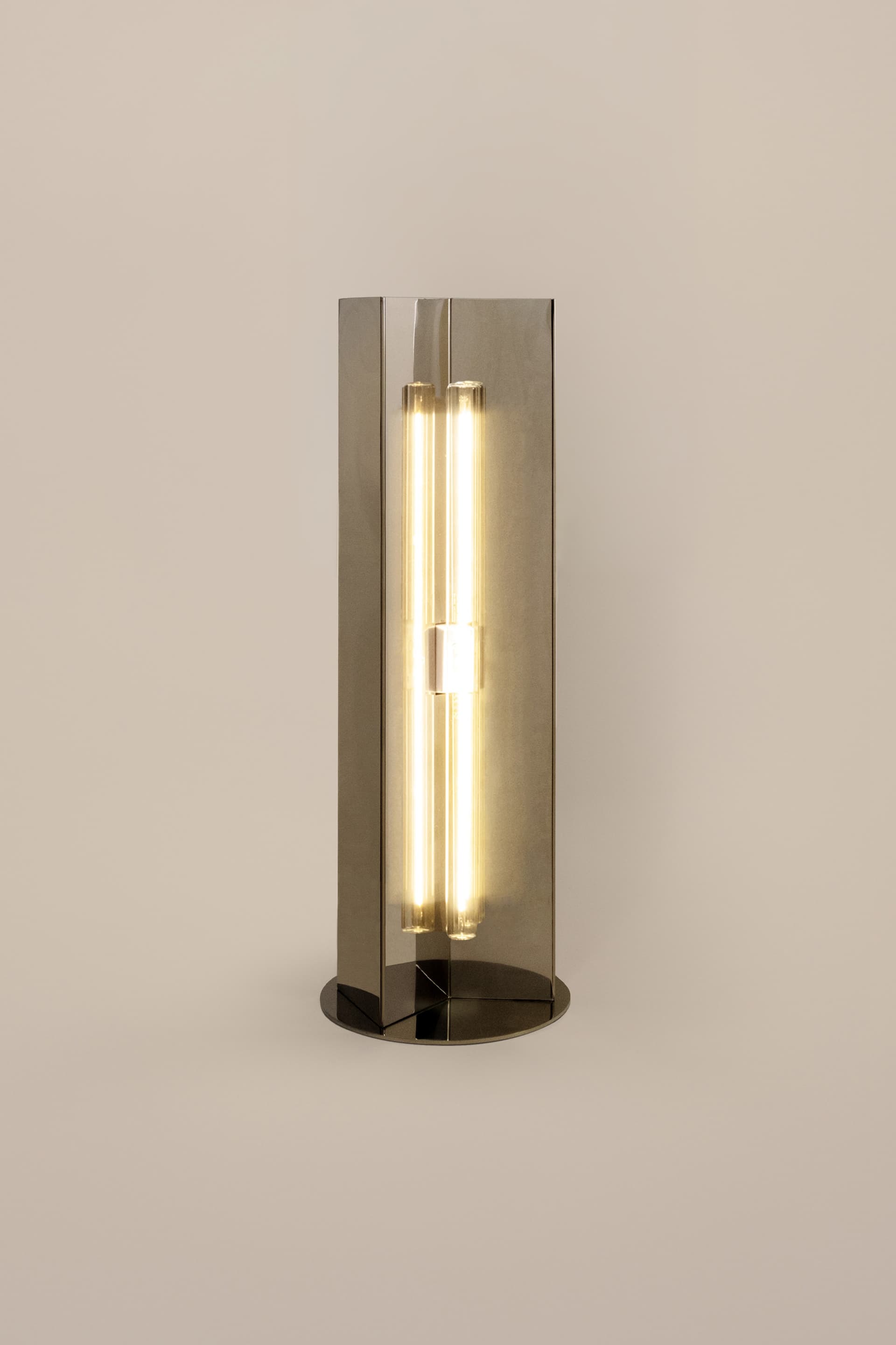 Table lamp Arrow, transparent bulb, Violaine d'Harcourt - 394161