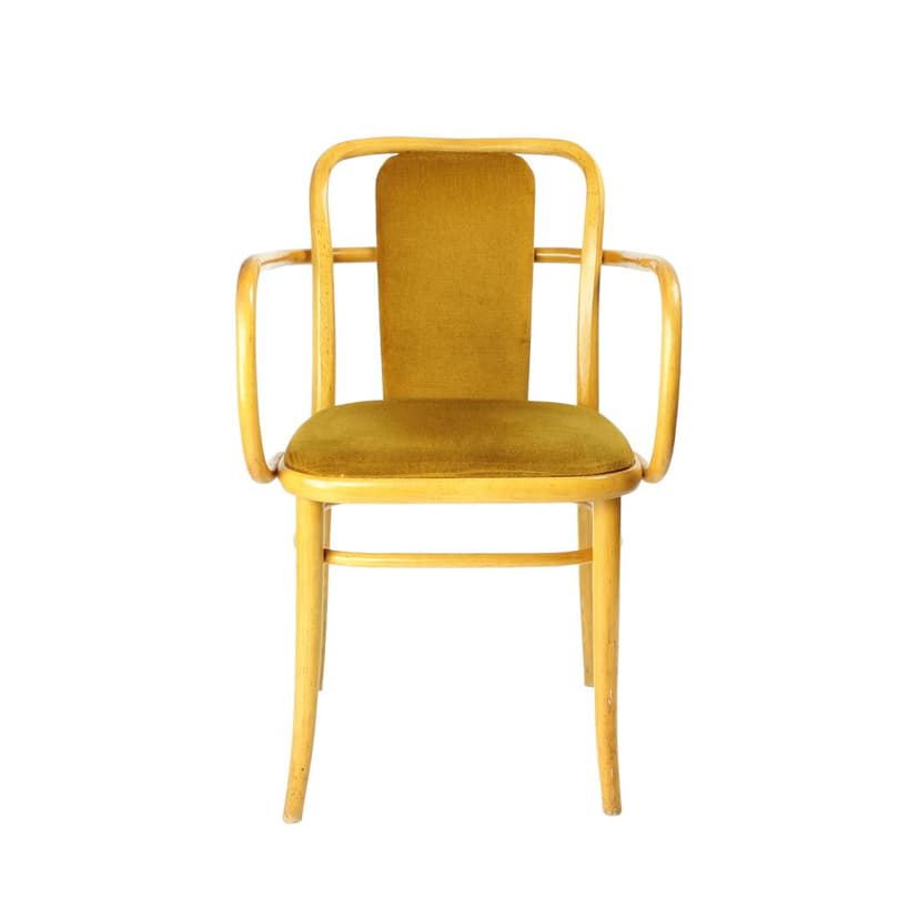 Fotel z podłokietnikami 811, złoty velvet, dąb brązowy, proj. J. Hoffman, TON, lata 60.