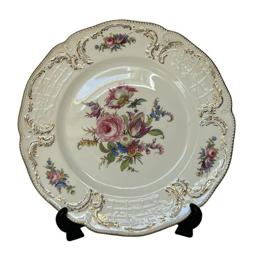 Dinner plate Sanssouci Diplomat 27 cm, beige porcelain, gilding, 1930s.