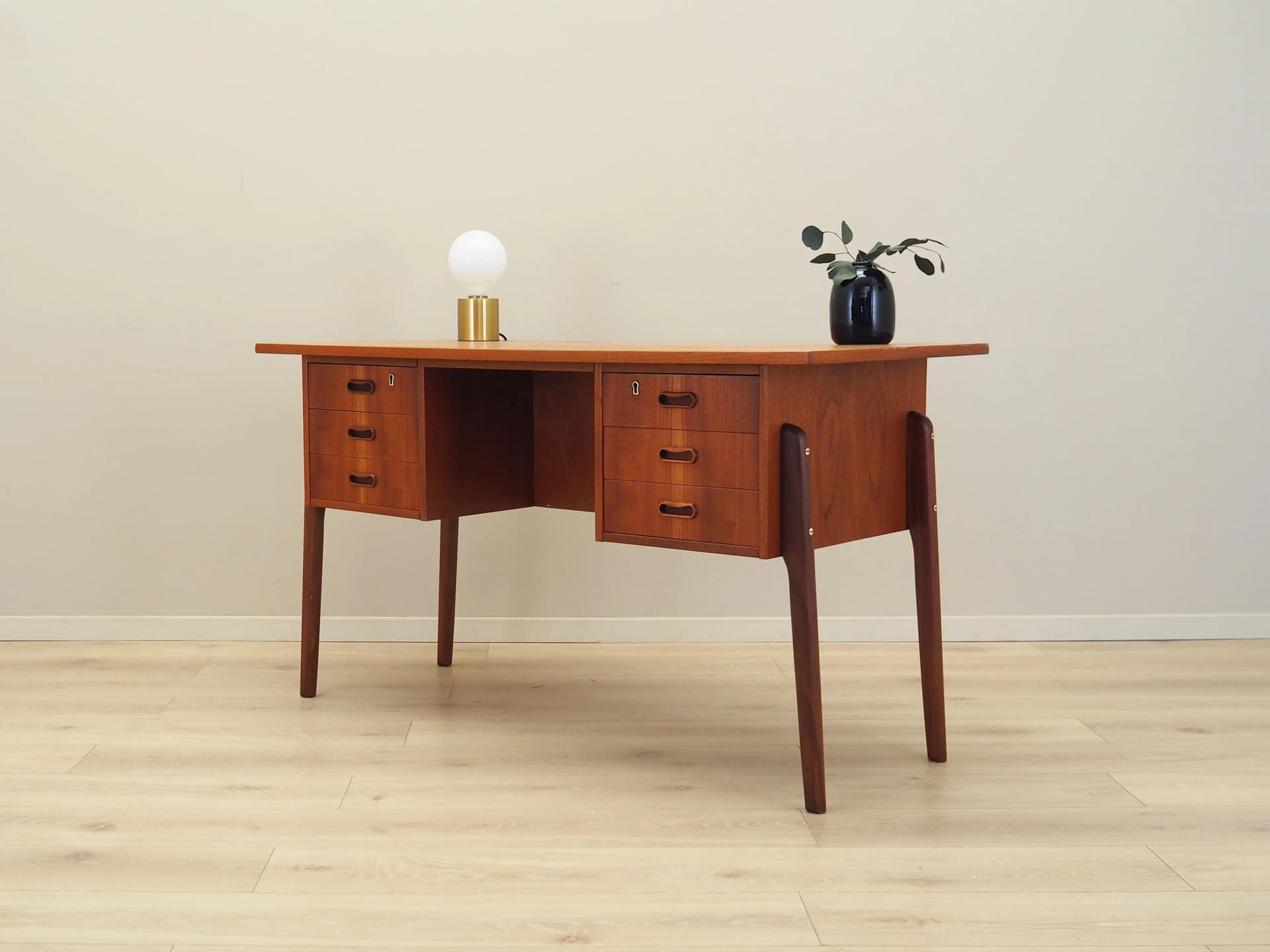 Biurko, teak pomarańczowy, Dania, lata 60. - 36153