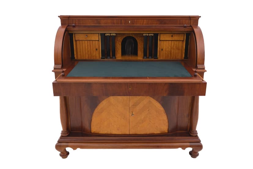 Mahoniowy sekretarzyk, Europa Północna, lata 10. XX wieku