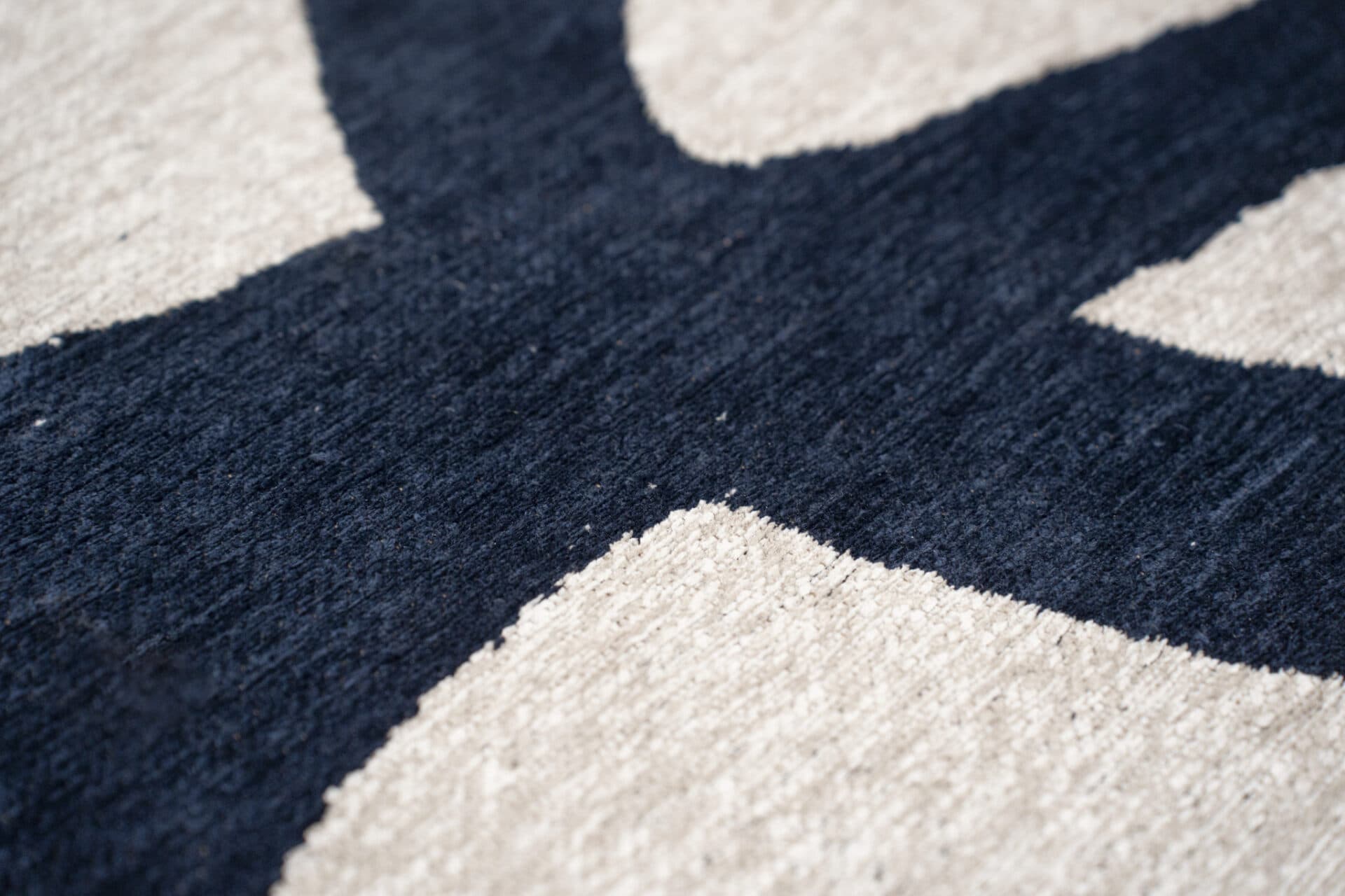 Rug Ribbon Sea Ink 200x280 cm navy blue, white, Louis De Poortere - 52840