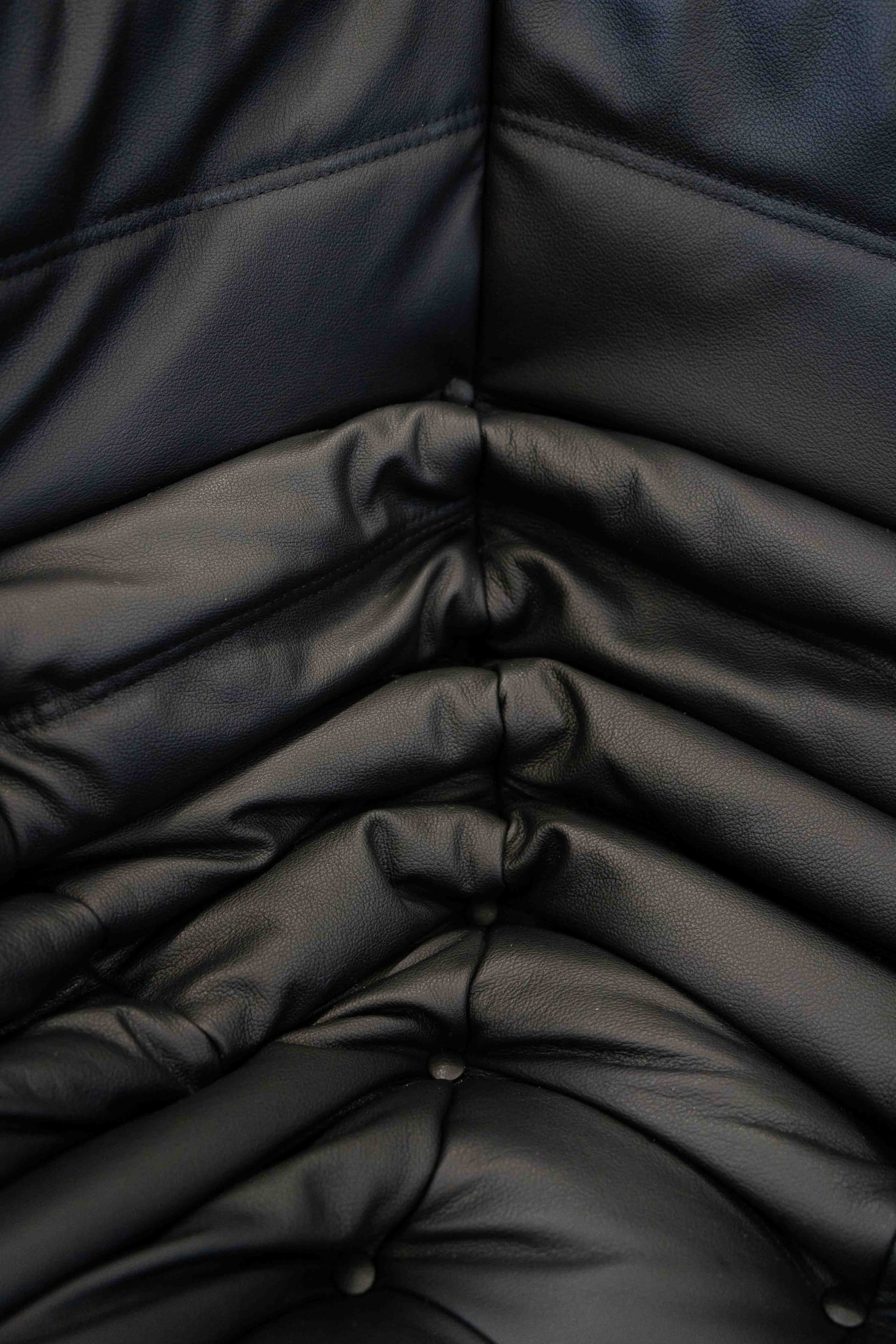 Sofa Togo z podłokietnikami, skóra czarna madras - 298991