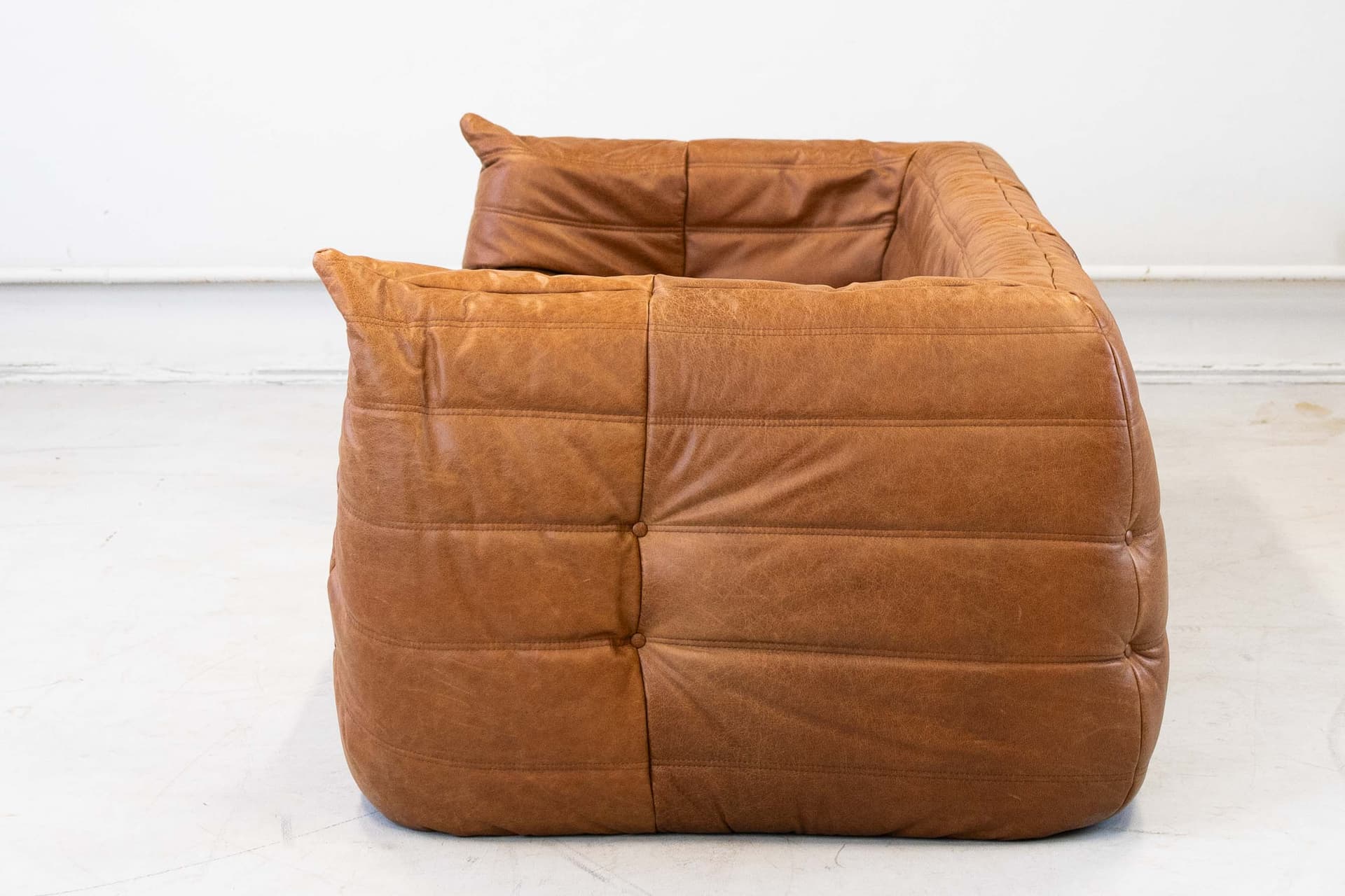 Sofa Togo z podłokietnikami, skóra brązowa dubai pine - 298972