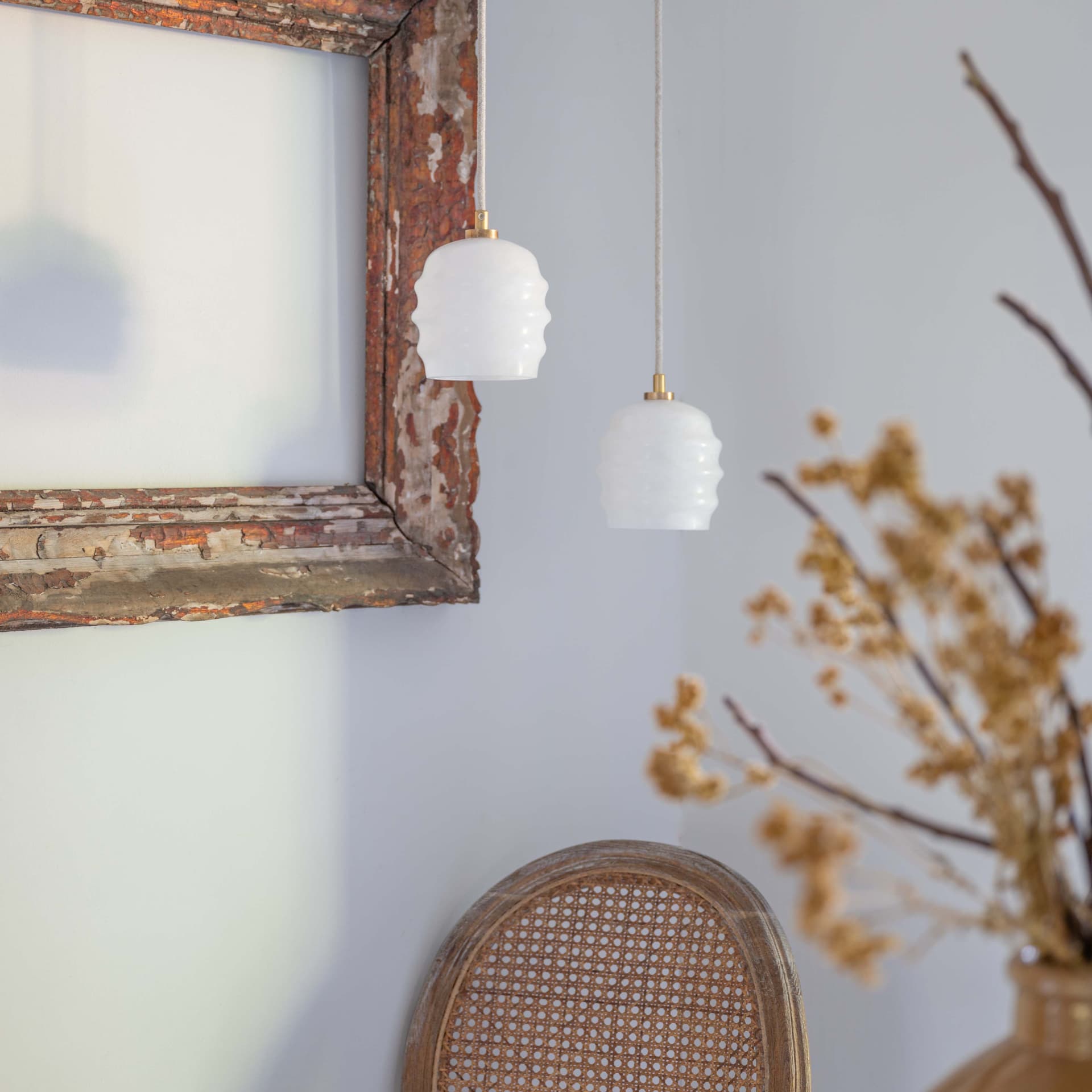 Lampa wisząca Kalliope biały alabaster, mosiądz, Embassy Interiors - 77446