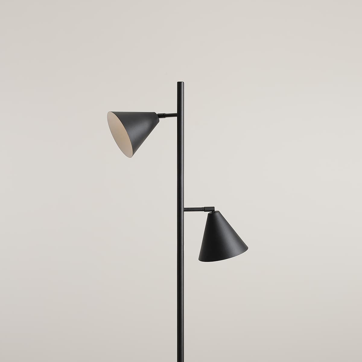 Lampa stojąca Form 2 czarna, Artera - 103343