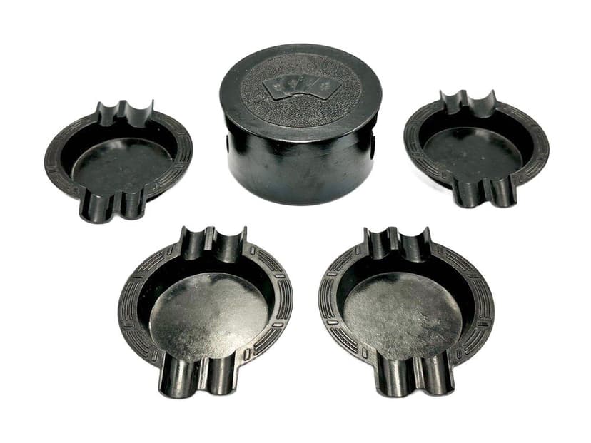 Zestaw pięciu popielniczek Card Suits, czarny, bakelit, Polska, lata 50.