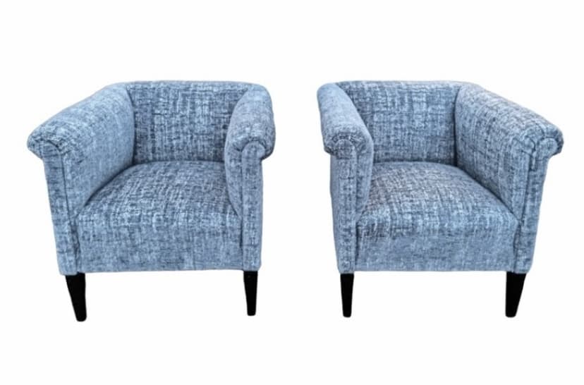 Para tapicerowanych foteli klubowych