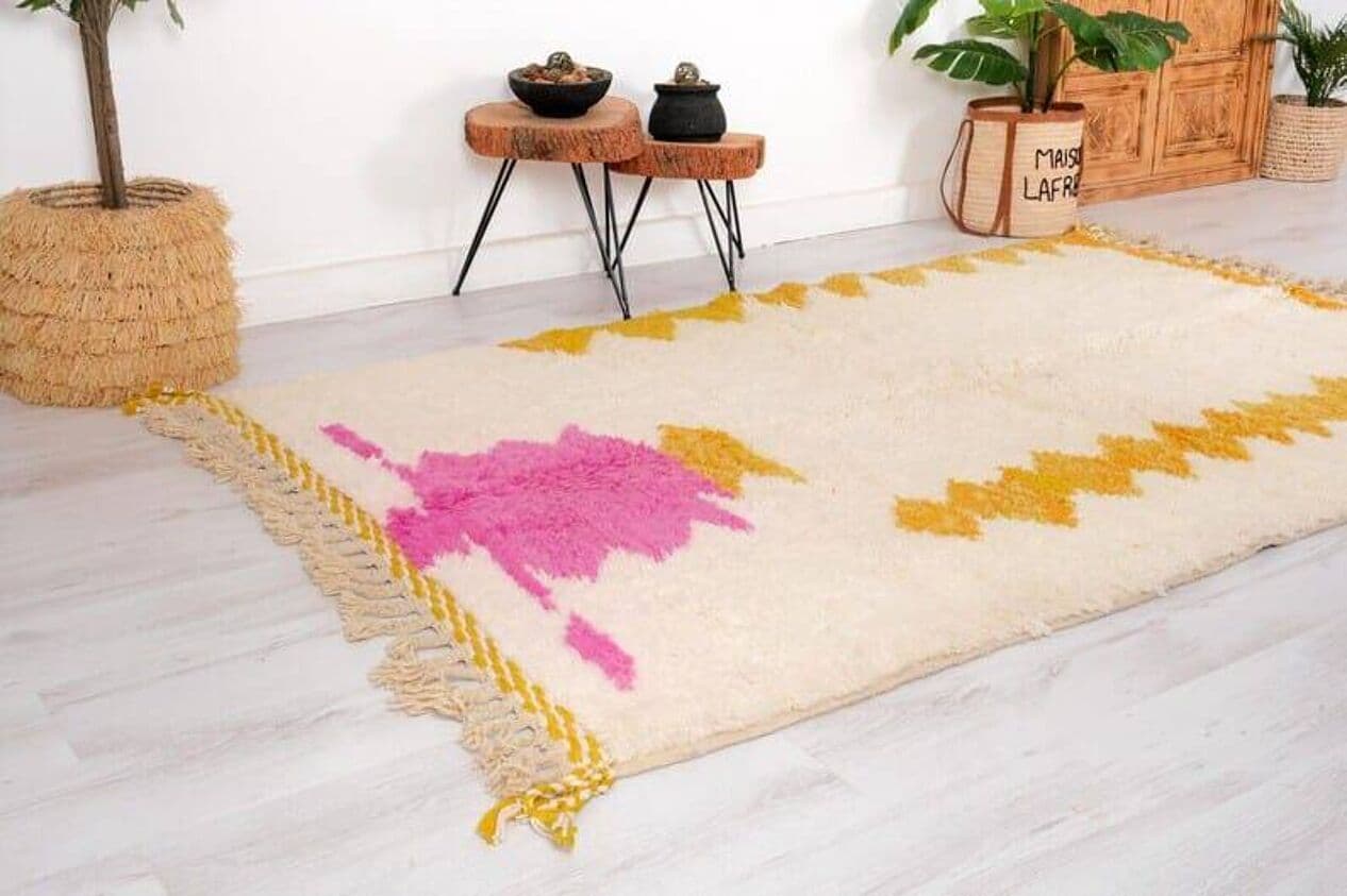 Ręcznie tkany dywan 150x250 cm, wełna, kremowy, różowy, ochra, Maroko - 205172