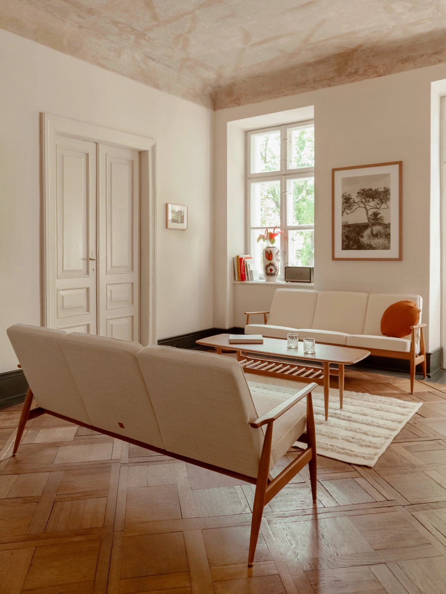 Sofa trzyosobowa Fox, Cord Creme, jesion 03 Dark, 366 Concept - 65193